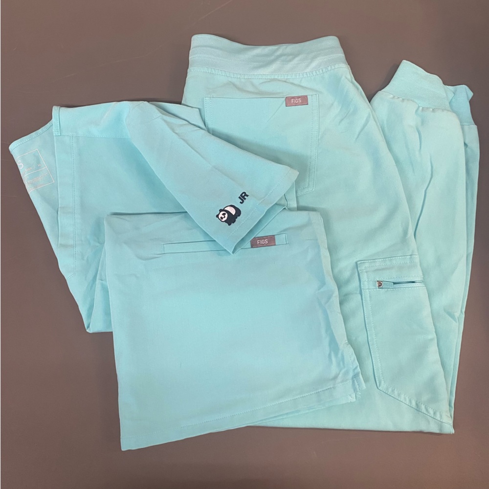 Fresh aqua figs scrubs
